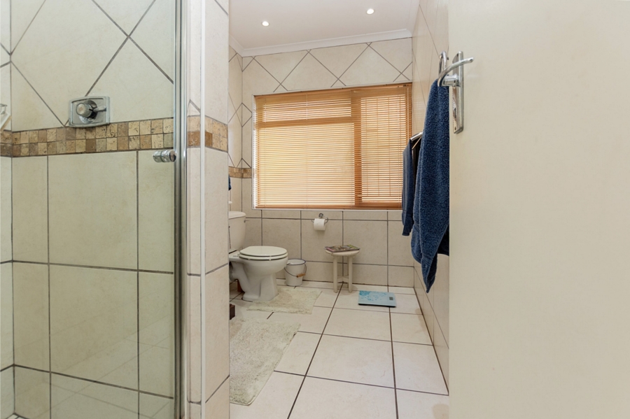 4 Bedroom Property for Sale in Middedorp Western Cape